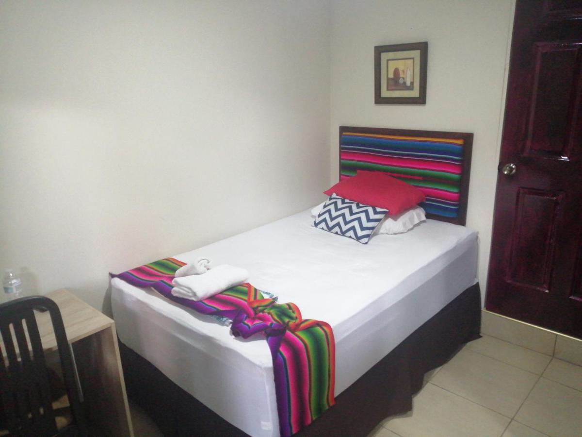 Hotel Antiguo Antiguo Cuscatlan Room photo